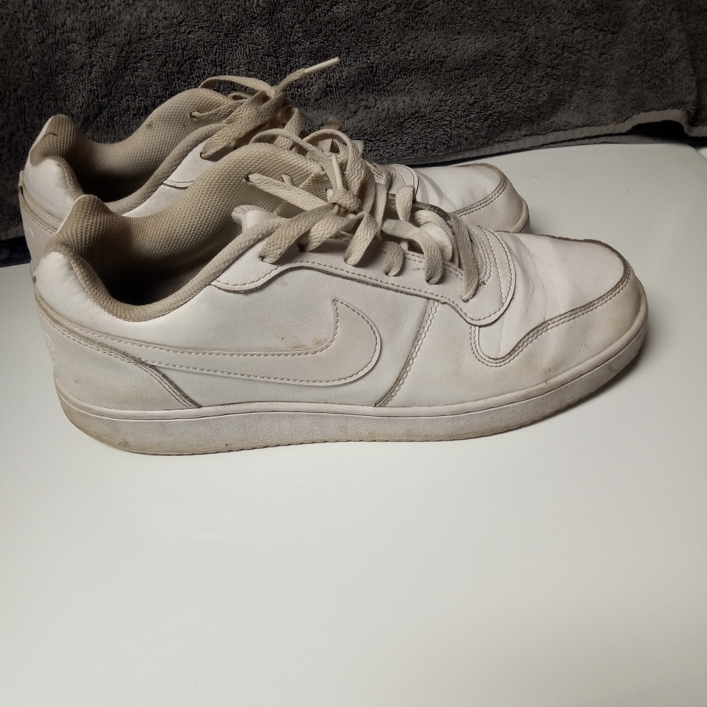 Men's Nike shoes